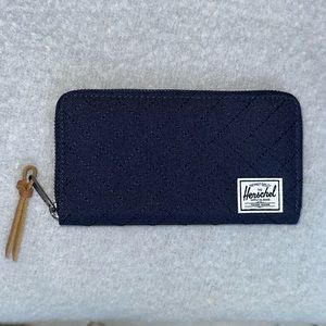 Herschel wallet